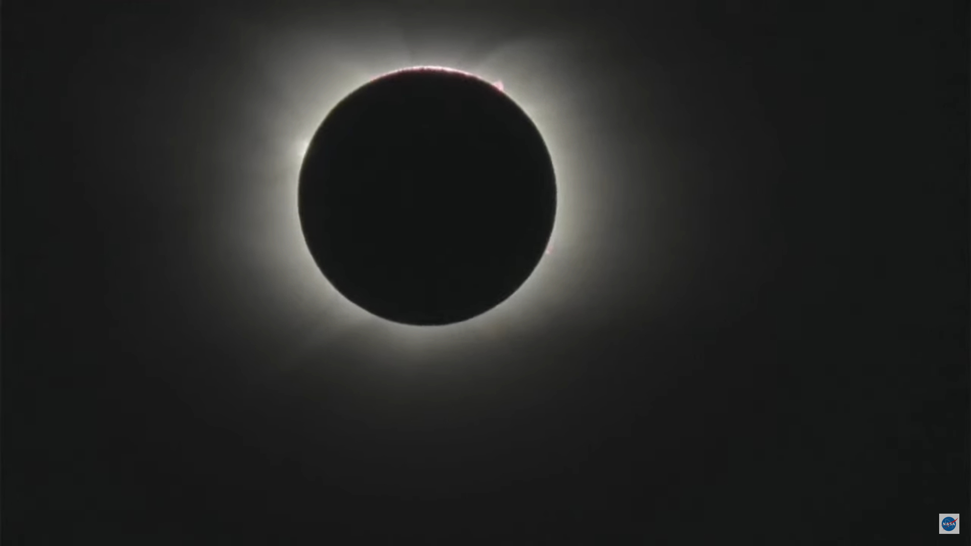 04122012 Total
        eclipse (c) NASA